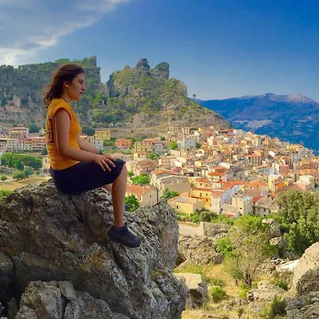 Su Marmuri Hotell Ulassai